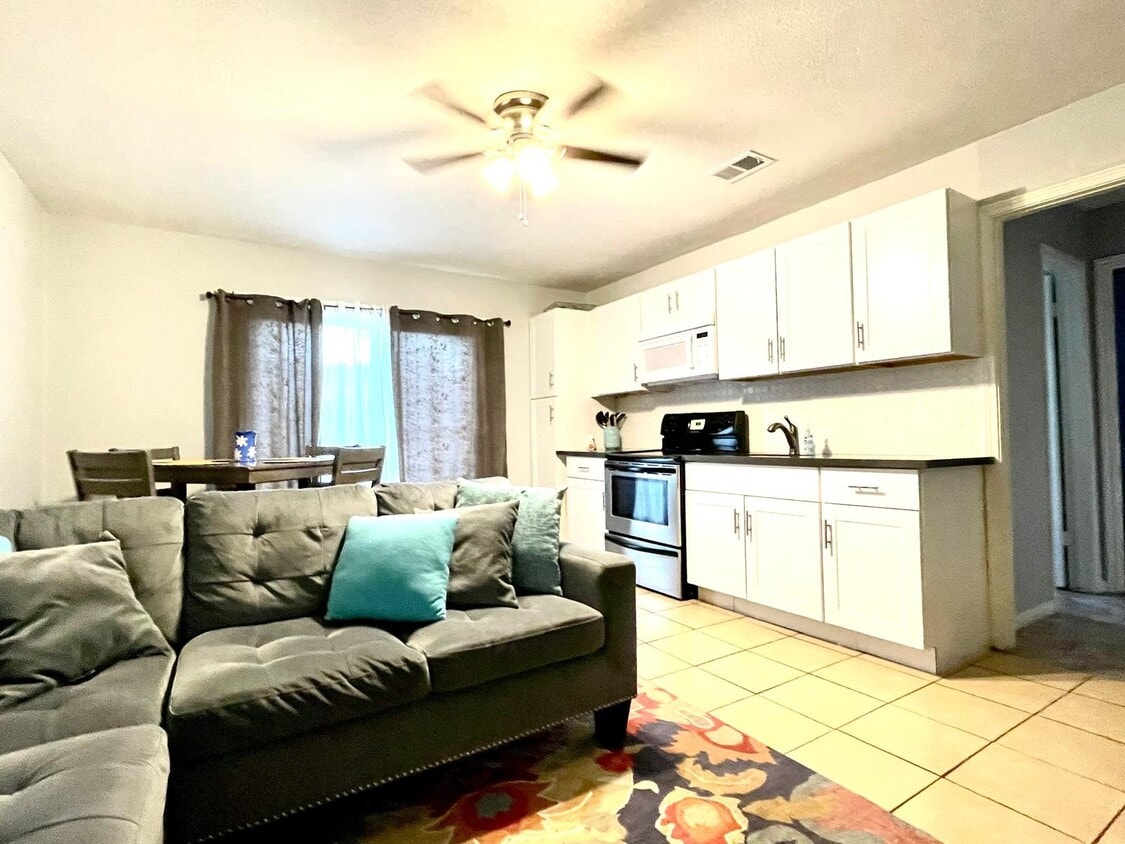 Foto principal - 5908 Kiam St