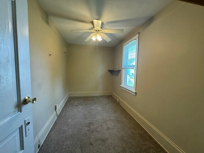Foto del edificio - 2451 S 9th St