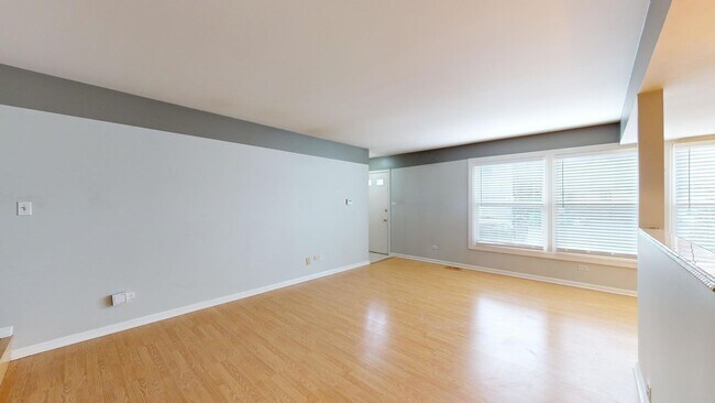 Building Photo - 914 Inverrary Ln