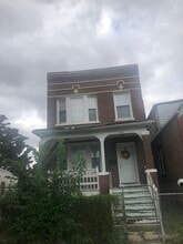 Building Photo - 844 N Harding Ave