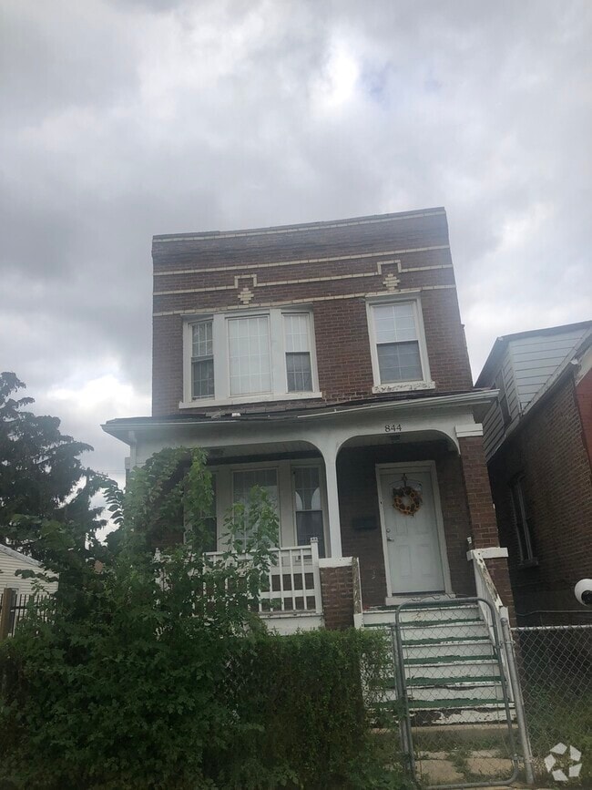 Building Photo - 844 N Harding Ave