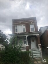 Building Photo - 844 N Harding Ave
