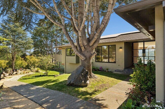 Foto del edificio - 1435 Lakeview Dr