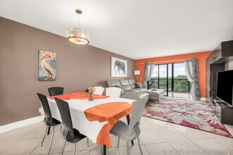 Building Photo - 14475 Strathmore Ln
