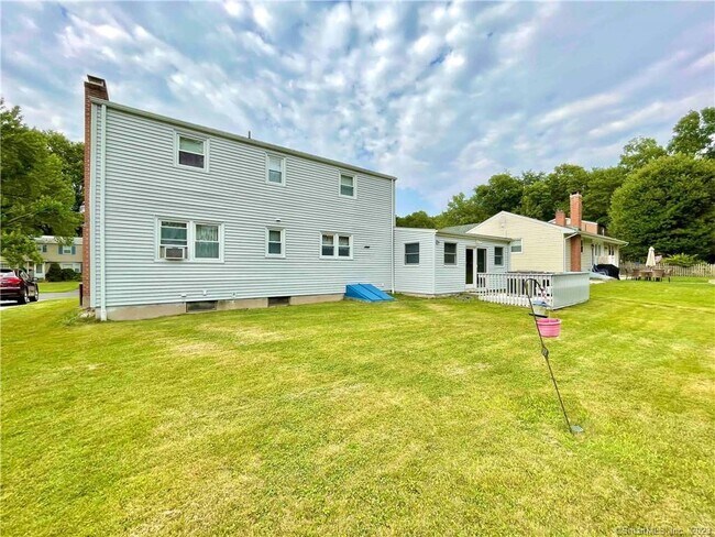 Building Photo - 81 Rosewood Dr