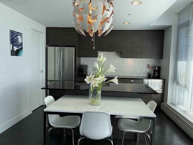 Photo du bâtiment - 1500-1500 7 St SW