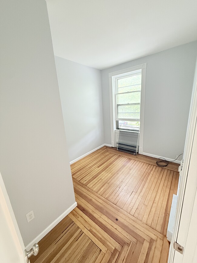 Building Photo - 584 Madison Ave