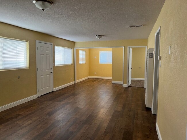 Foto del edificio - 1710 S Teilman Ave