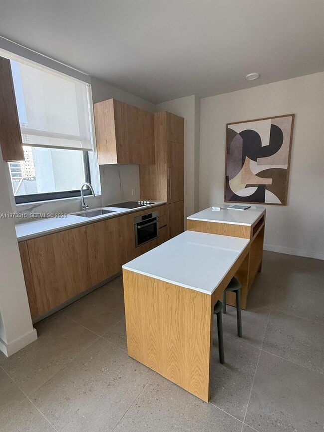 Building Photo - 11 NE 6th St