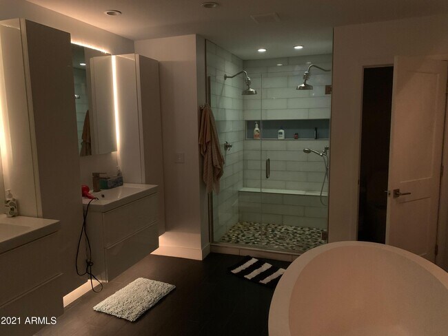 Foto del edificio - 3805 N 28th St