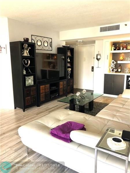 Foto del edificio - 1361 S Ocean Blvd