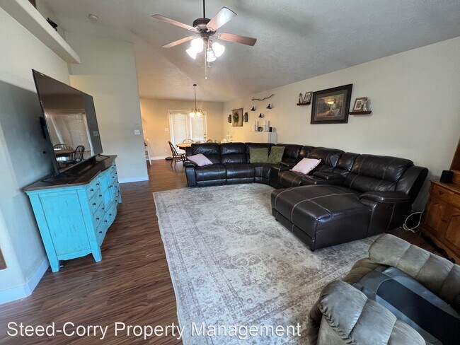 Building Photo - 3 br, 2 bath House - 590 W. 1450 N.