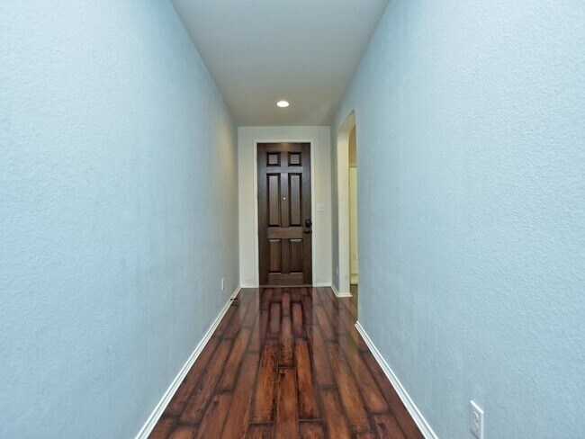 Building Photo - Charming Home at Legends Village