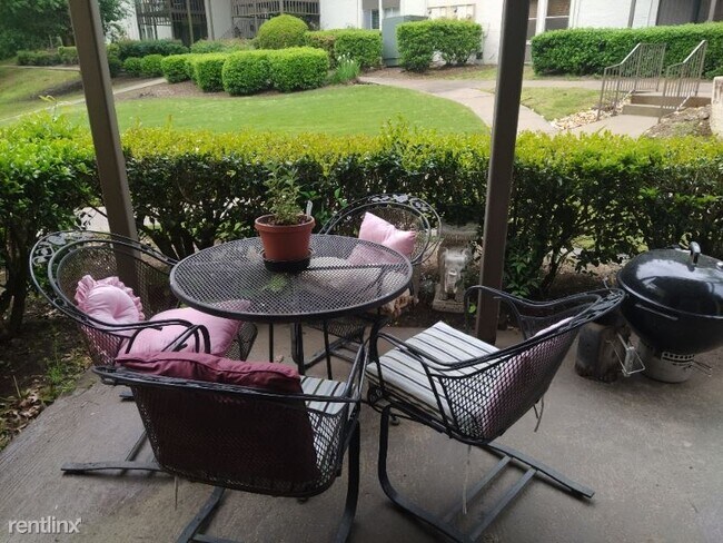 Foto del edificio - 2 br, 2 bath Condo - 3023-G Massey Rd