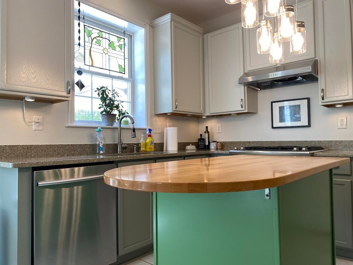 Photo - 5605 Whisperwood Dr (Durham, NC)