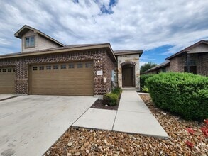 Building Photo - 697 Creekside Cir