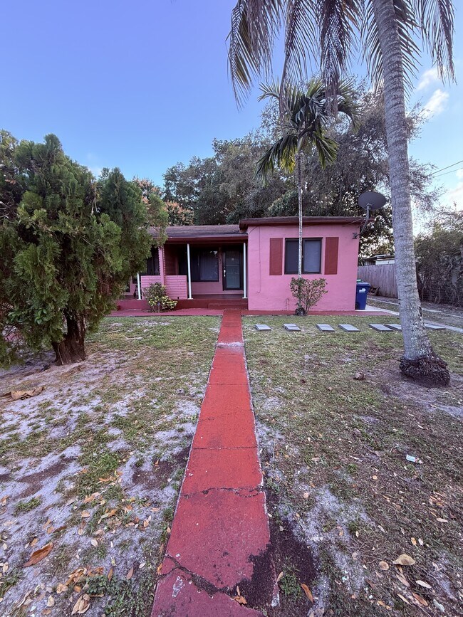 Foto del edificio - 532 NW 106th St