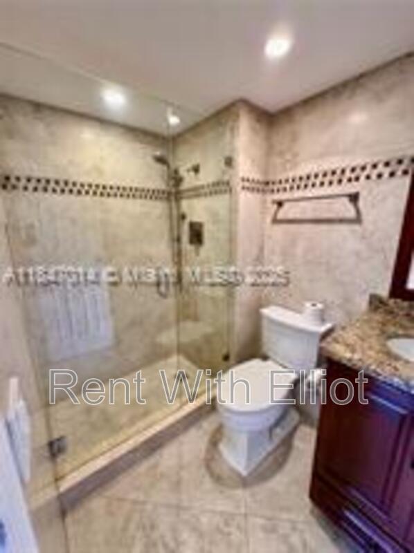 Building Photo - 3100 W Rolling Hills Cir