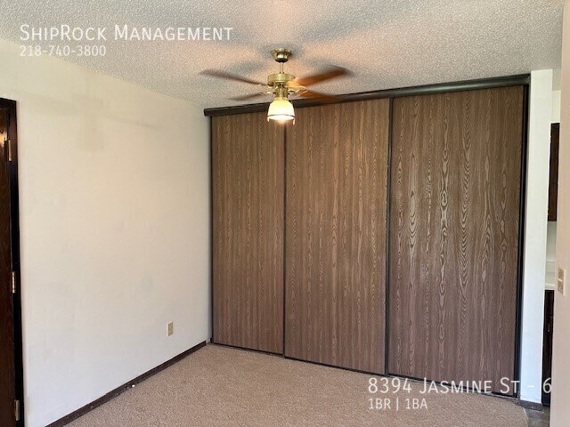 Foto del edificio - 8394 Jasmine St