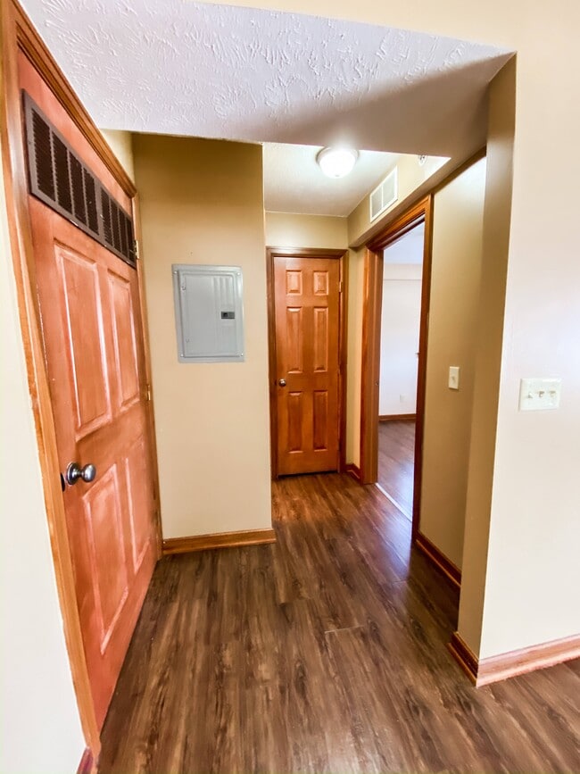Foto del edificio - Hallwood Manor Apartments
