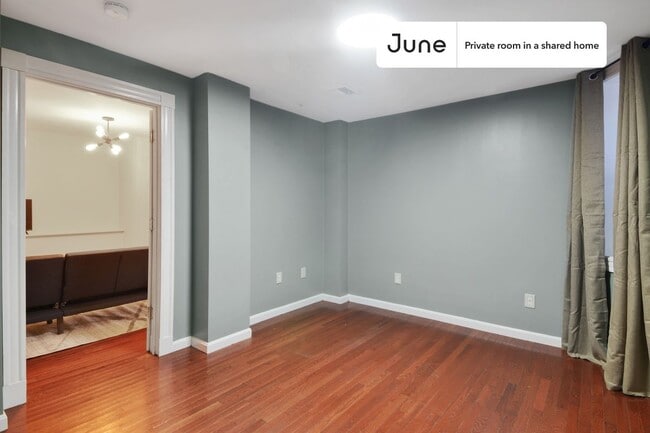 Photo - Private bedroom in 7 bed/2 bath Home