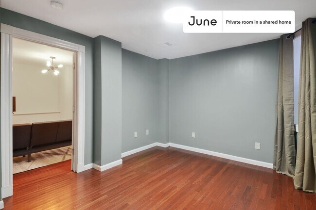 Foto del edificio - Room in Shared 7 bed/2 bath home in Allston