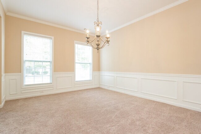 Building Photo - 2303 Jasmine Glen Dr