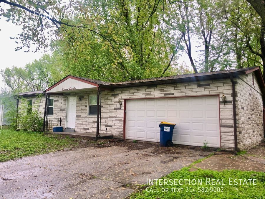 Spacious Spanish Lake Home with Great Back... House for Rent in St