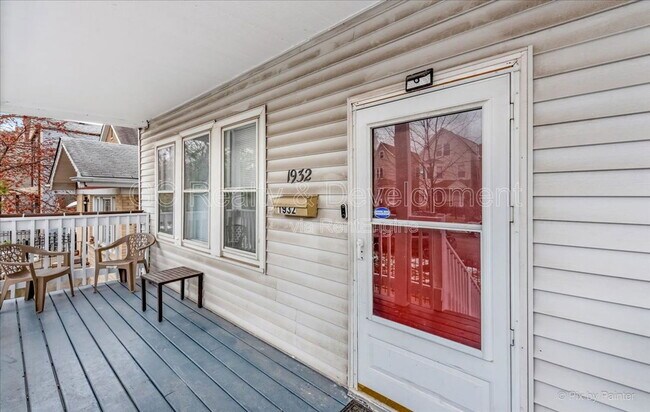 Building Photo - 1932 N Karlov Ave