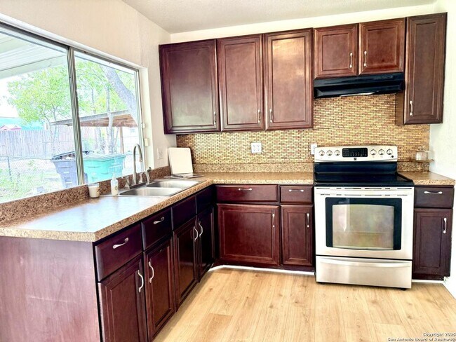 Foto del edificio - 4723 Castle Rose