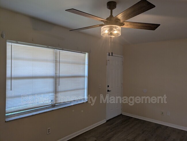 Foto del edificio - 8944 Temple Terrace Hwy