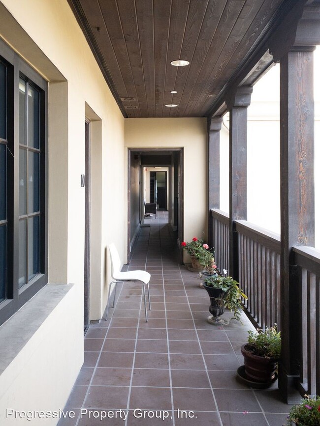 Building Photo - 6 Tamalpais Commons Ln