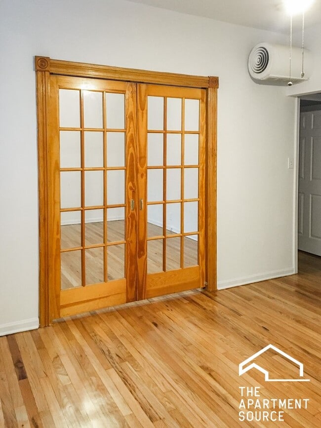 Building Photo - 1942 W Winona St