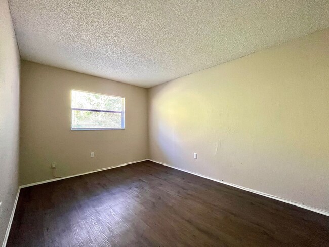 Interior Photo - Raven at Park Place