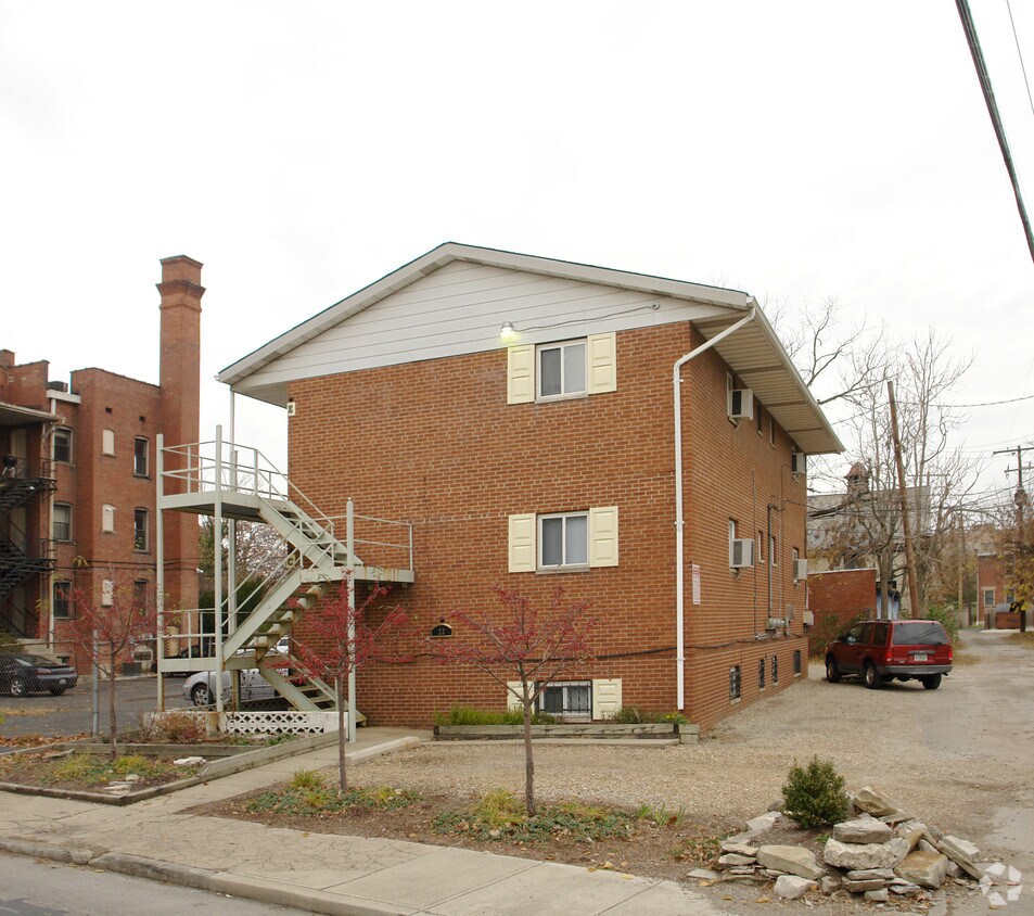 Building Photo - 22 Wilson Ave