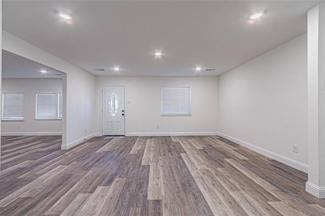 Building Photo - 2976 Mark Twain Dr