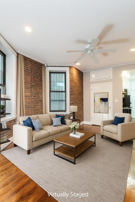 Foto principal - 336 E 18th St