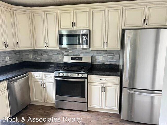 Building Photo - 4 br, 2.5 bath House - 5013 Marathon Lane