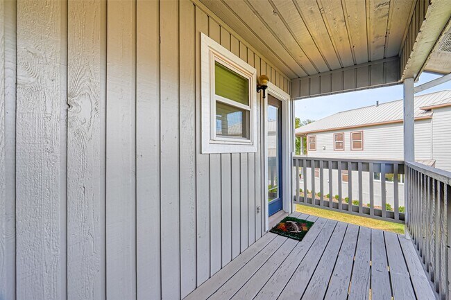 Building Photo - 131 Cove Cir