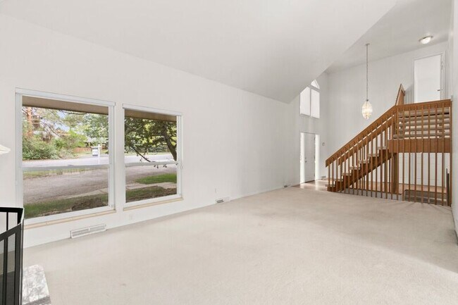 Building Photo - 9666 E Orchard Dr