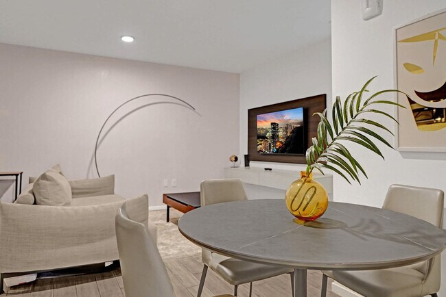Foto del edificio - 398 NE 5th St