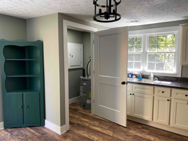 Foto del edificio - 619 Allison Ave