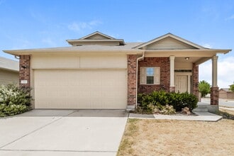 Building Photo - 300 Potters Peak Way