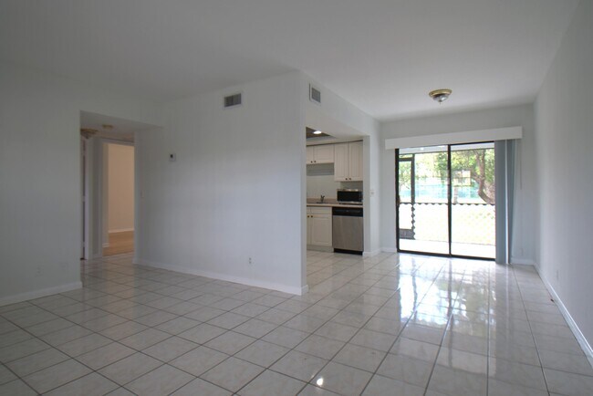 Building Photo - 4317 Oak Terrace Dr