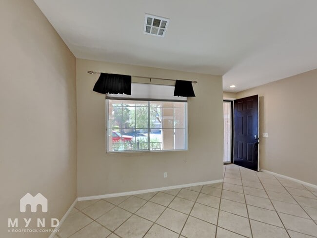 Building Photo - 2728 La Porte Ct