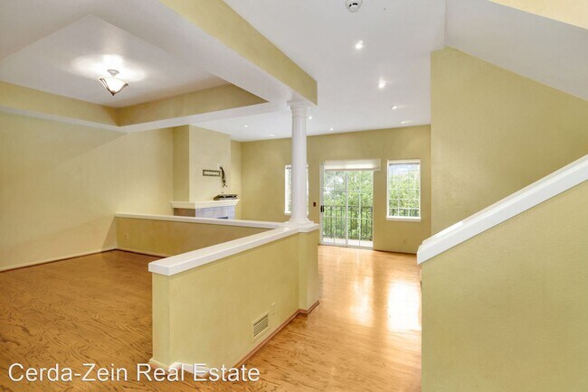 Building Photo - 3 br, 2.5 bath House - 4614 Redwood Rd.