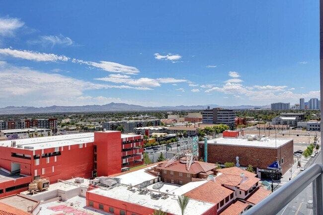 Foto del edificio - Fully Furnished Luxury Condo at The Ogden – Downtown Living at Its Finest!