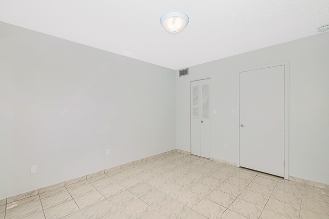 Building Photo - 7705 SW 86th St