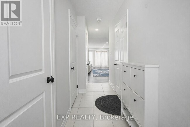 Photo du bâtiment - 175 S Creek Dr