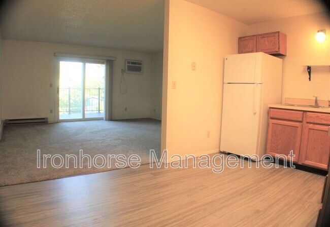 Building Photo - 809 West Villard Street